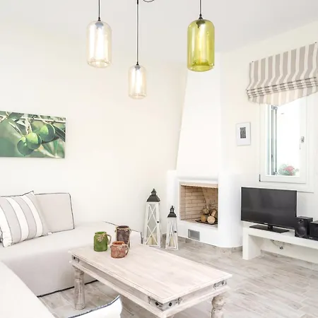 Welcoming Villa In Naxos With Sea And Mountain Views